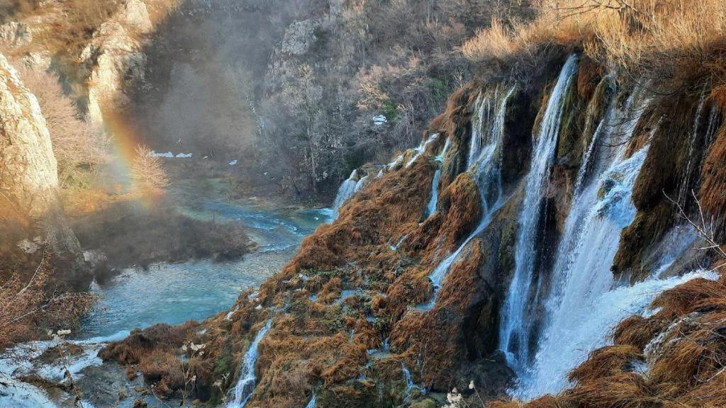 Apartman Black River Plitvička Jezera エクステリア 写真